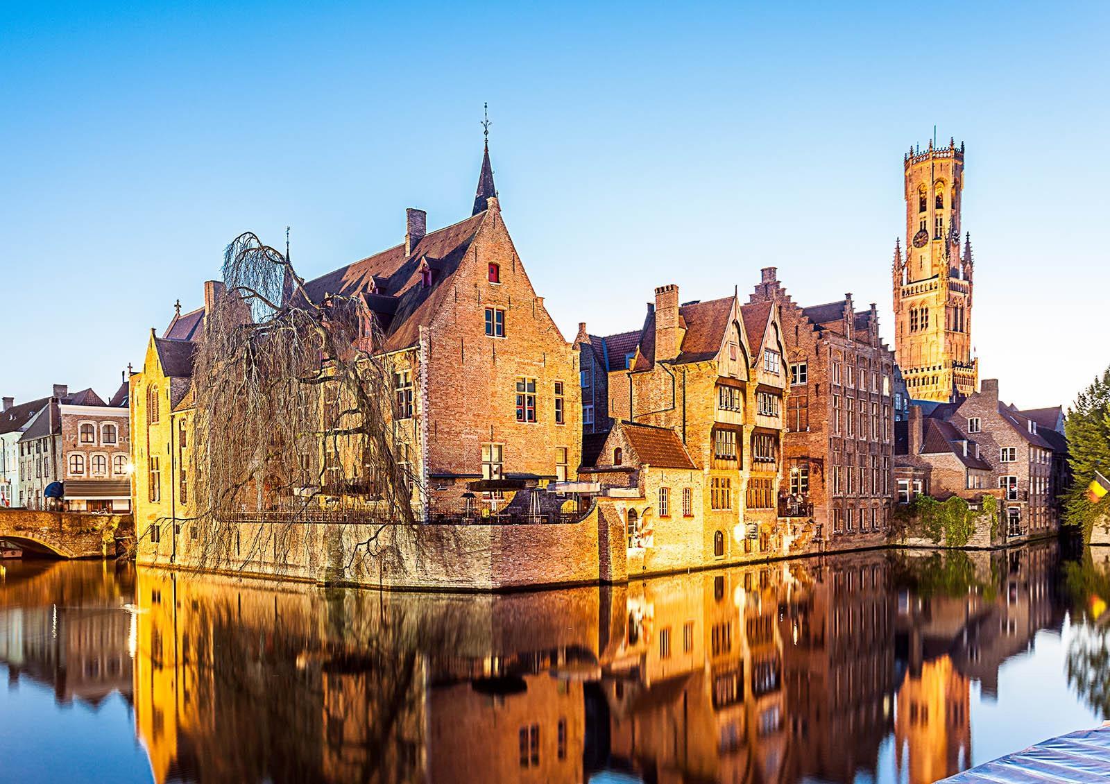 https://madyna.be/storage/activity_photos/62d820b70d745/monumentenwandeling-in-brugge_15_0_xl.jpg