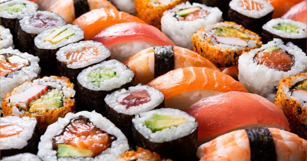 https://madyna.be/storage/activity_photos/66b500e277eac/different-types-of-sushi-1024x536.jpg